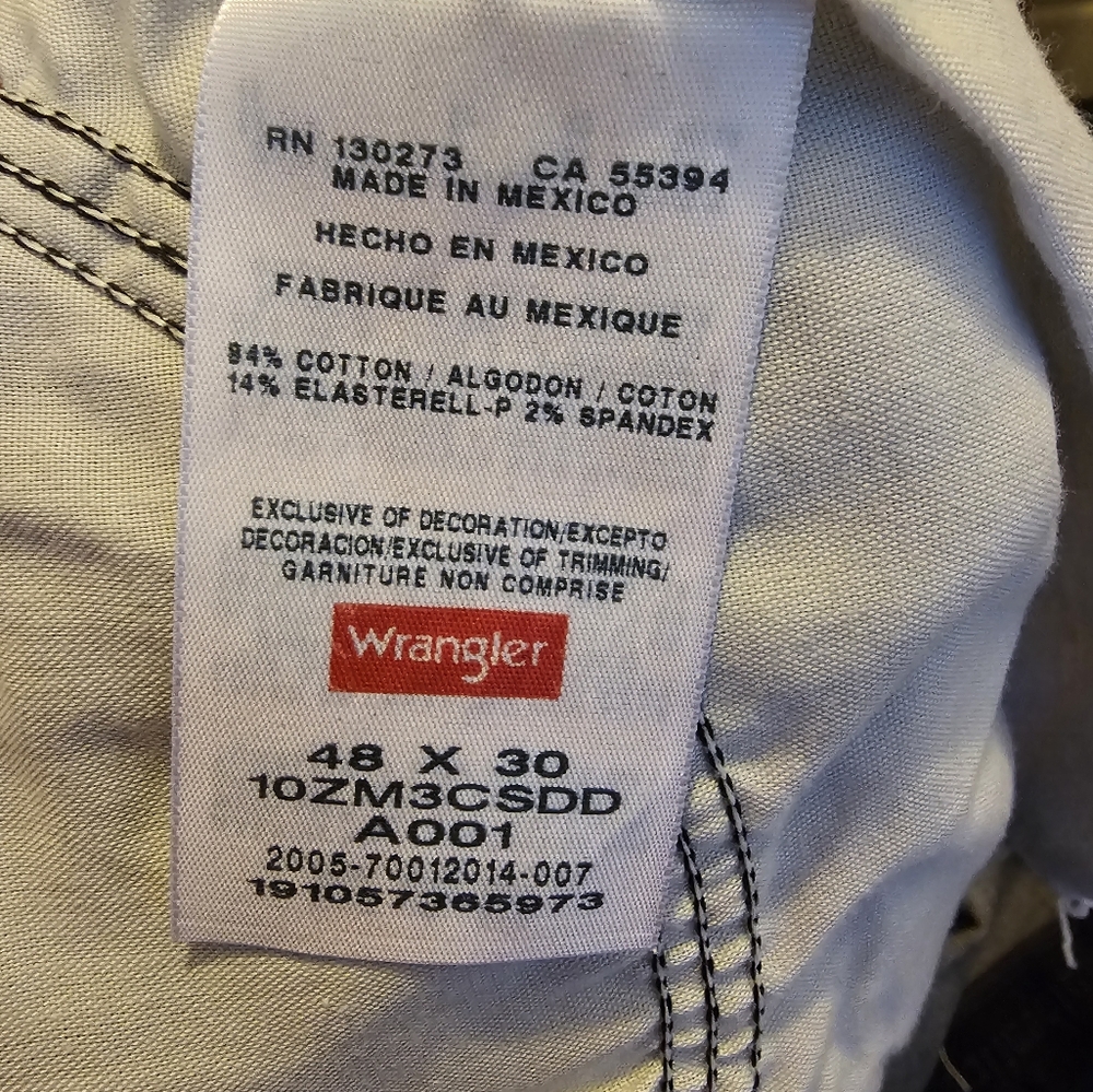 Wrangler Men's Black Denim Jeans - 48x30 - Picture 4 of 4
